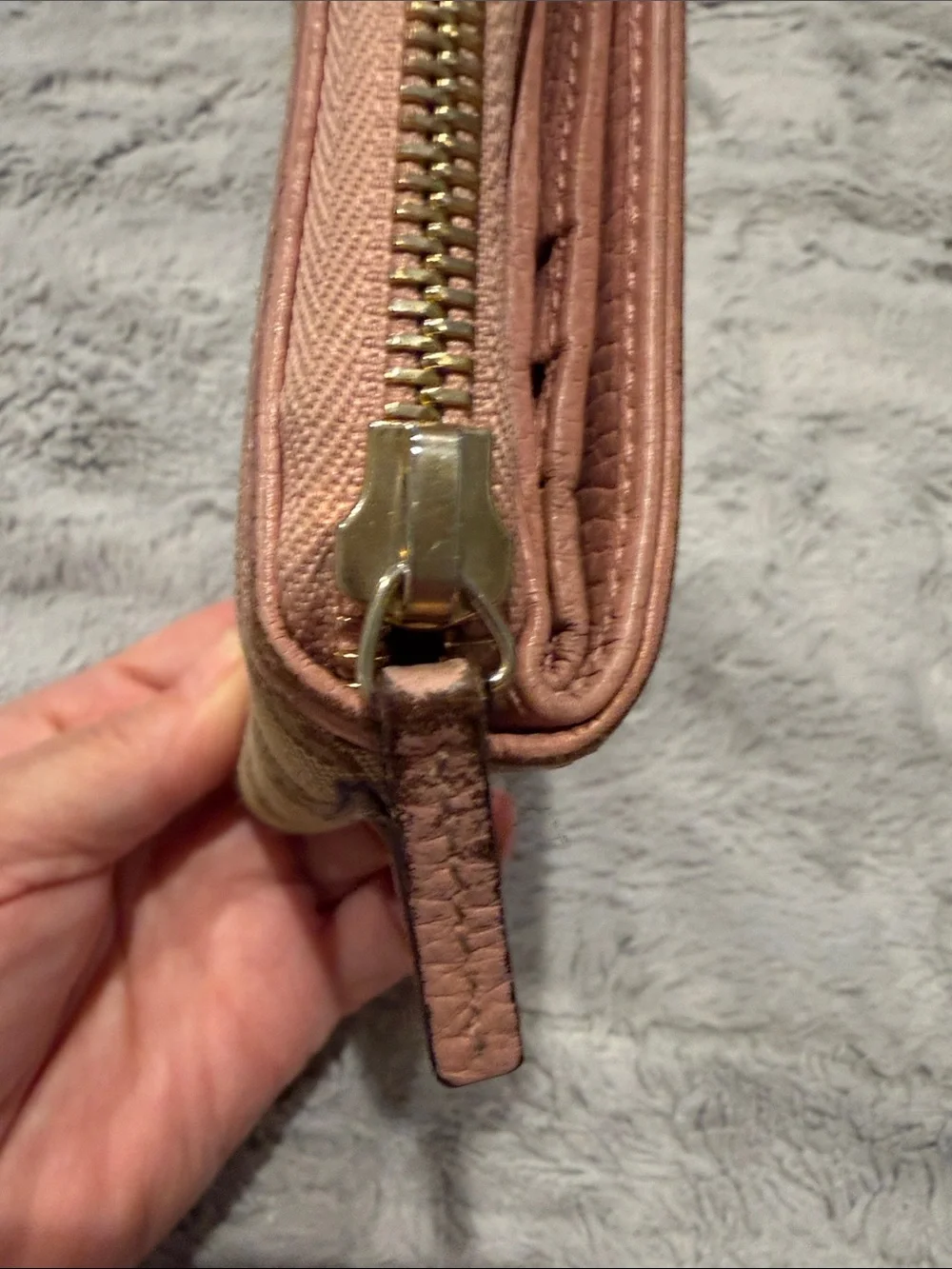 Gucci compact wallet
